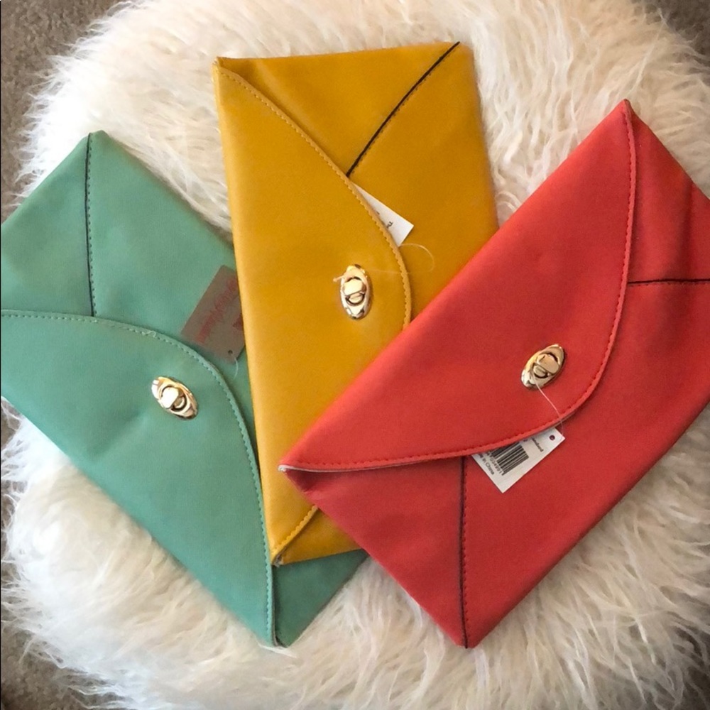 ✨HP✨ Envelope Clutch by The Royal Standard